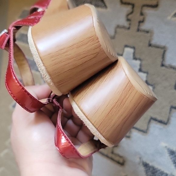 Dansko Red Leather Wooden Clogs - Picture 5 of 7